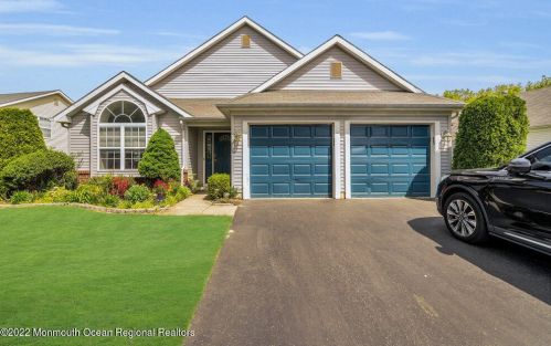 26 Casco Ct, Lakewood NJ  08701-5779 exterior