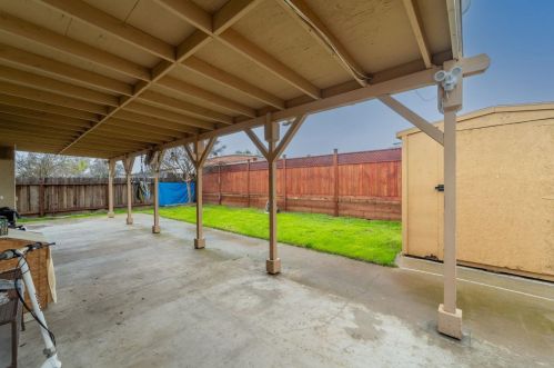 233 O St, Lathrop CA  95330-9661 exterior