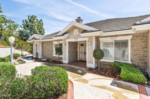 735 Regent Ct, Santa Paula, CA 93060-1657