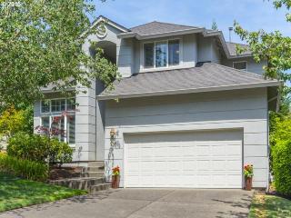 211 46th Dr, Damascus, OR 97080
