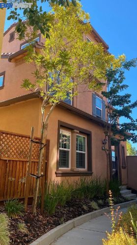 3230 Vittoria Loop, Pleasanton, CA 94568-2557