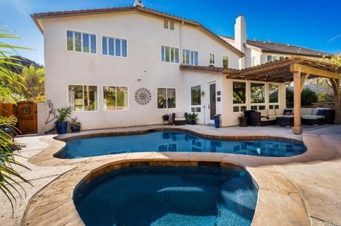 26511 Brooks Cir, Santa Clarita, CA 91381-1431