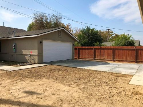919 Southgate Dr, Bakersfield CA  93304-5150 exterior