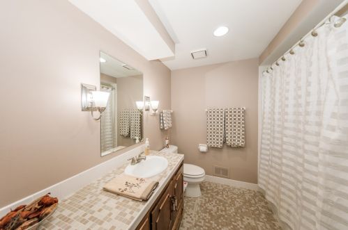 12427 Golf Dr, Thiensville WI  53092-2462 exterior