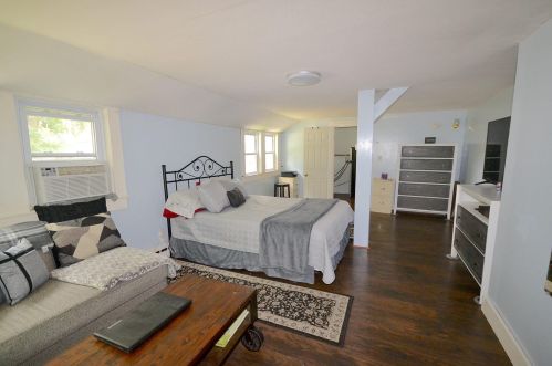 85 Broadway, Derry NH  03038-2019 exterior