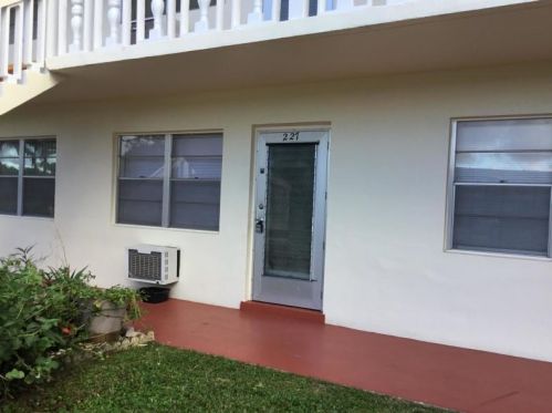 227 Norwich J, West Palm Beach FL  33417-7959 exterior