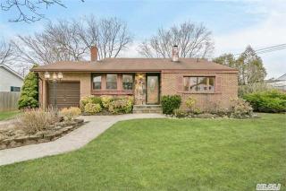 3004 Rhode Island Ave, Gordon Heights, NY 11763-1850