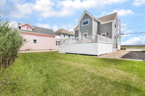 607 Ocean Blvd, Hampton NH  03842-4335 exterior