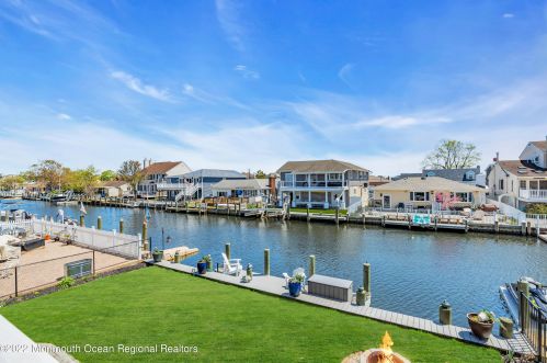 21 Halsey Dr, Bricktown NJ  08723-7510 exterior