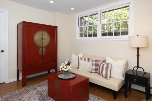 124 Quinn Rd, Briarcliff NY  10510-2133 exterior