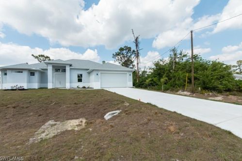 554 Eisenhower Blvd, Lehigh Acres, FL 33974-3649