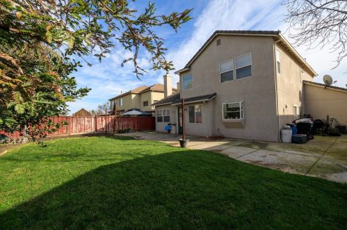 2135 Canyon Creek Ct, Newman CA  exterior