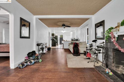 2283 80th Ave, Oakland CA  94605-3266 exterior