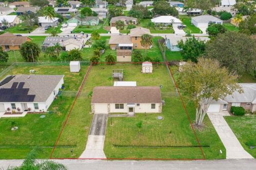 849 Celtic Ave, Fort Pierce, FL 34983-2762