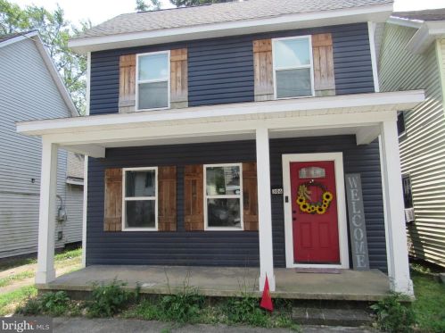 306 5th St, Laurel, DE 19956-1527