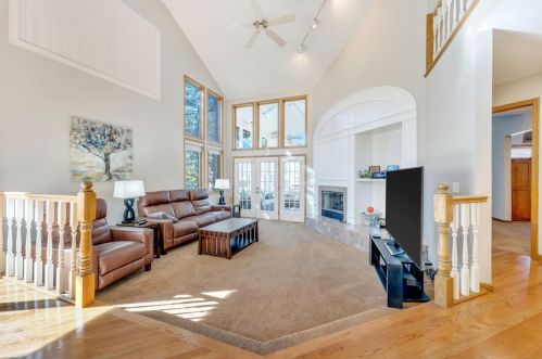 647 Brookside Dr, Crown Point IN  46307-4369 exterior