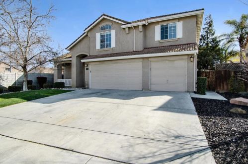 2201 Glenview Dr, Hollister, CA 95023-8083