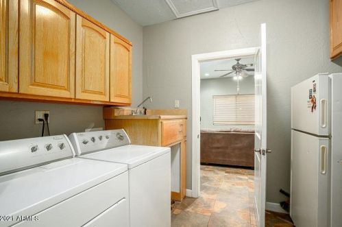 7210 17 Ave, Phoenix AZ 85027-5307 exterior