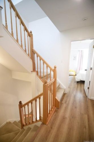 13 Lake Marie Ln, Bedford Hills NY  10507-1231 exterior