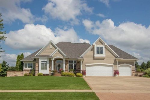 1700 Birch St, Robins IA  52328-9530 exterior