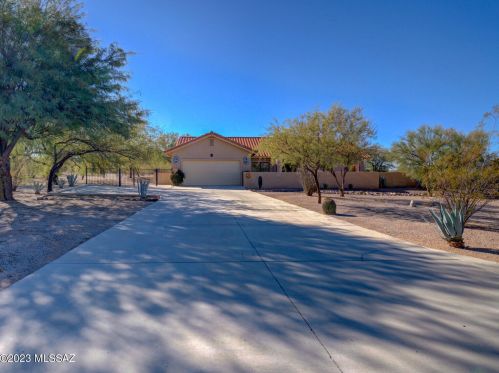 9464 Harrison Park Dr, Tucson, AZ 85749-8813