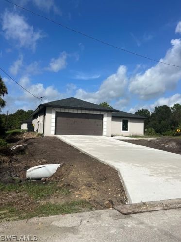 320 Ranch Ave, Lehigh Acres, FL 33974-0483