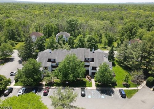 1 Stonyridge Dr, Lincoln Park NJ  07035-2238 exterior