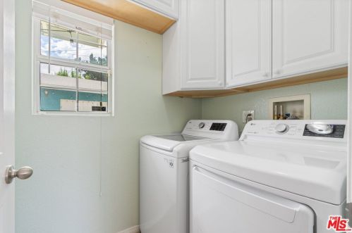 7239 Amestoy Ave, Van Nuys CA 91406-1603 exterior