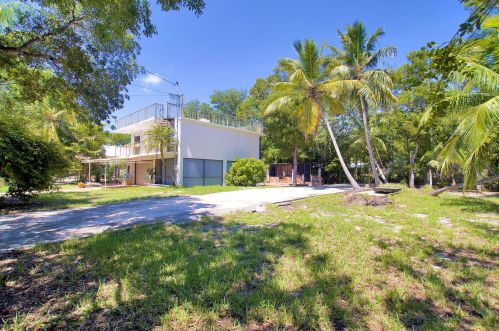 40 Seagate Blvd, Key Largo, FL 33037-4366