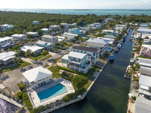 55 Ocean Dr, Key Largo, FL 33037-4011