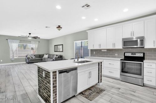 16407 169th Dr, Sun City, AZ 85388-1358