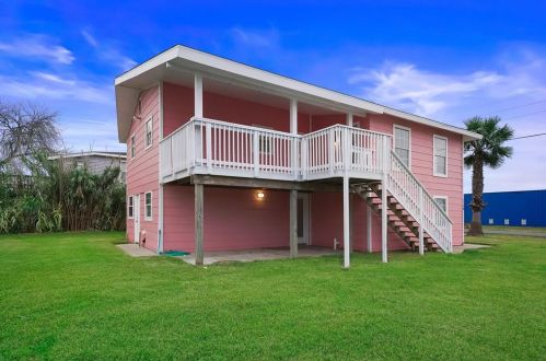 7128 Terrasso Dr, Hitchcock, TX 77563-2526