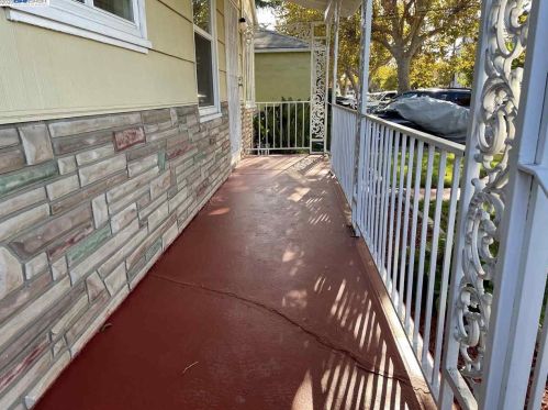 496 Capistrano Dr, Oakland, CA 94603-3520