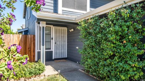 109 Independence Ave, Vacaville CA  95687-6767 exterior