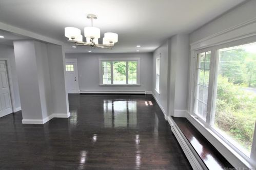 579 Cooke St, Waterbury CT  06710-1424 exterior