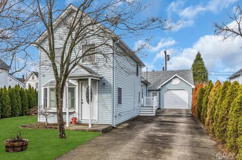 13 Railroad Ave, Helmetta, NJ 08828-1022