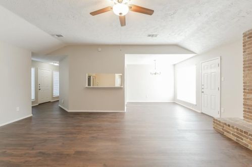 8334 Buckeye Glen Ln, Humble TX  77338-1729 exterior