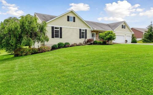 124 Meadowbrooke Dr, Wilmington, OH 45177-8023