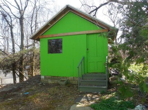 749 Main St, Meriden CT  06451-4936 exterior