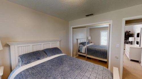 3960 Michelle Lynn Ct, Turlock CA  95382-8518 exterior