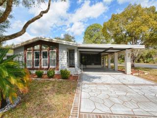 2864 Manatee Rd, Tavares, FL 32778-5125