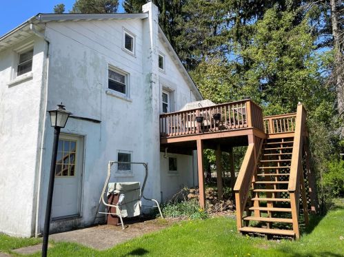 15 Kinsman Rd, Greenville, PA 16125-8609