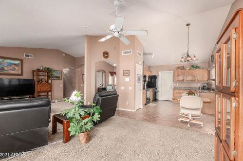 710 Jasper Dr, Chandler AZ 85226-1124 exterior