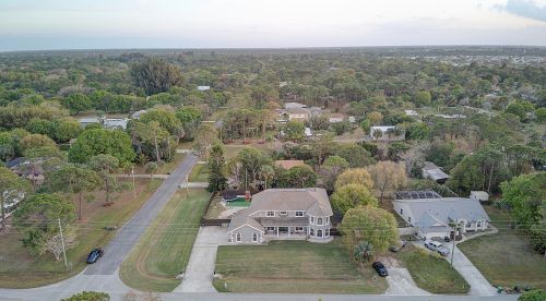 669 Howard St, Fort Pierce, FL 34982-7429