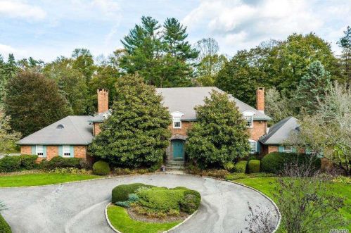 2 Longridge Ln, Muttontown, NY 11545-2506