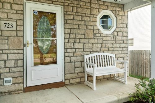 723 Ridgeview Dr, Pataskala, OH 43062-7442
