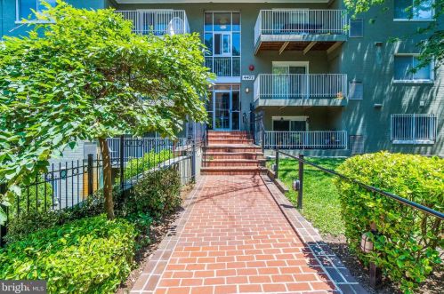 4477 B St, Washington DC 20019-4389 exterior