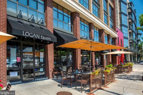 1402 Swann St, Washington DC 20009-3904 exterior