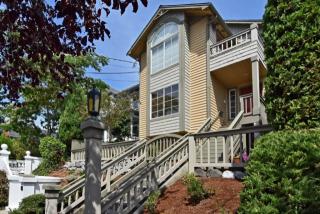 756 75th St, Seattle, WA 98103-4721