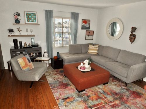 335 Bay Shore Ave, Long Beach CA  90803-1956 exterior